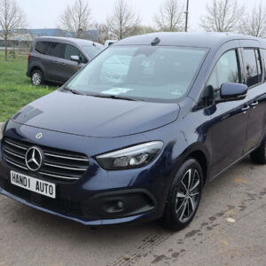 Mercedes-Benz Classe T TPMR Bleu Cavansite vue avant