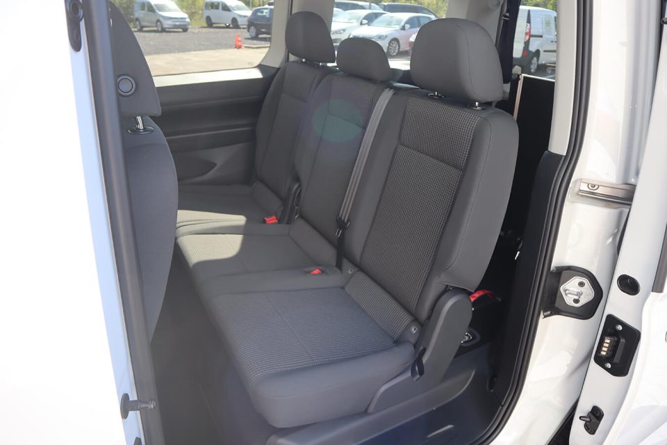 Caddy Maxi TPMR Blanc banquette arrière - véhicule handicap