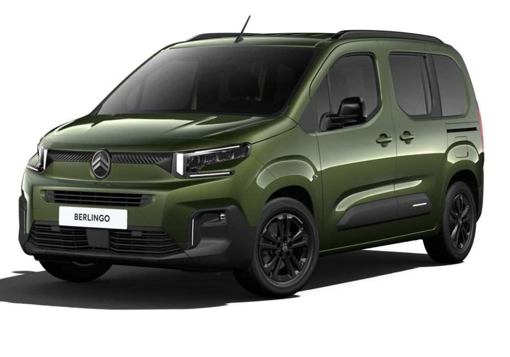 Citroën Berlingo TPMR Sirkka Green sur fond blanc - véhicule TPMR - voiture handicap