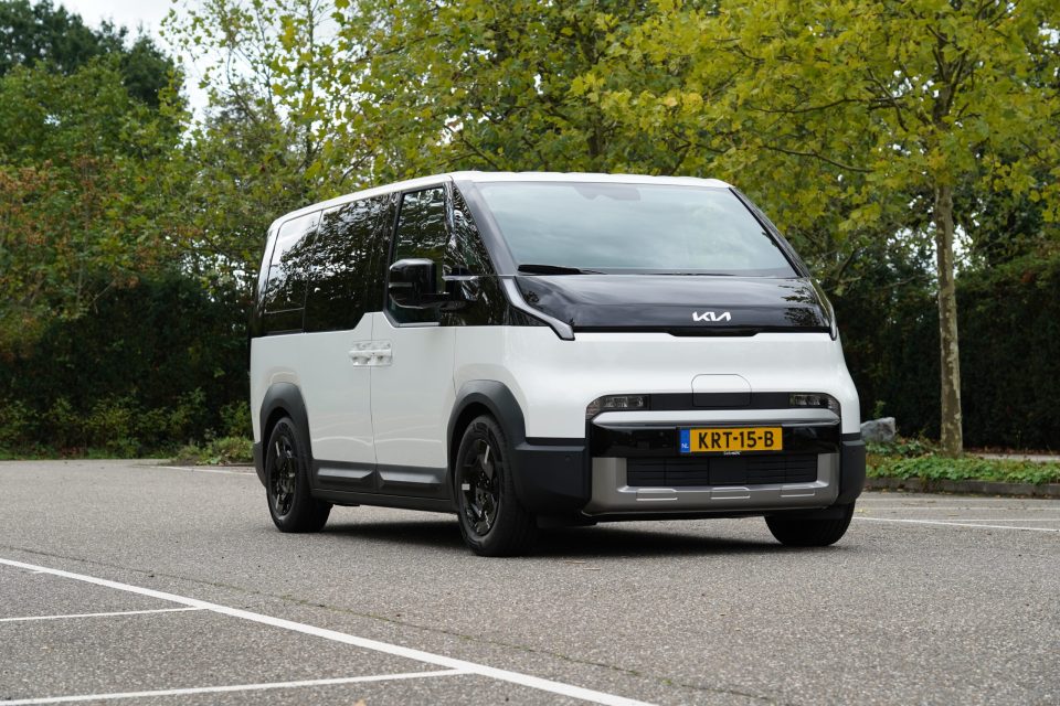 vue de l'avant Kia PV5 Tpmr électrique