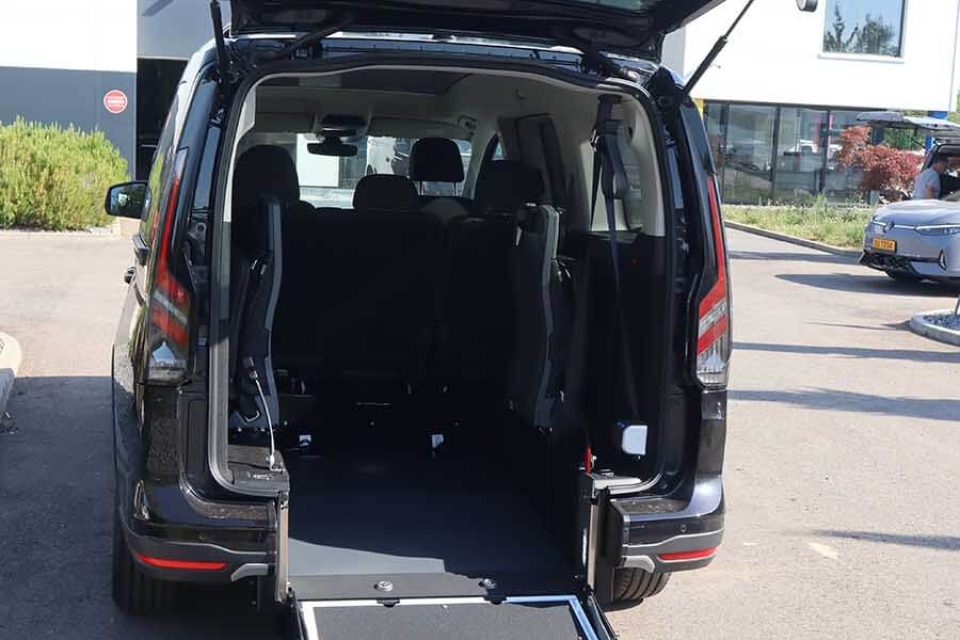 Ford Grand Tourneo Connect Noir Active