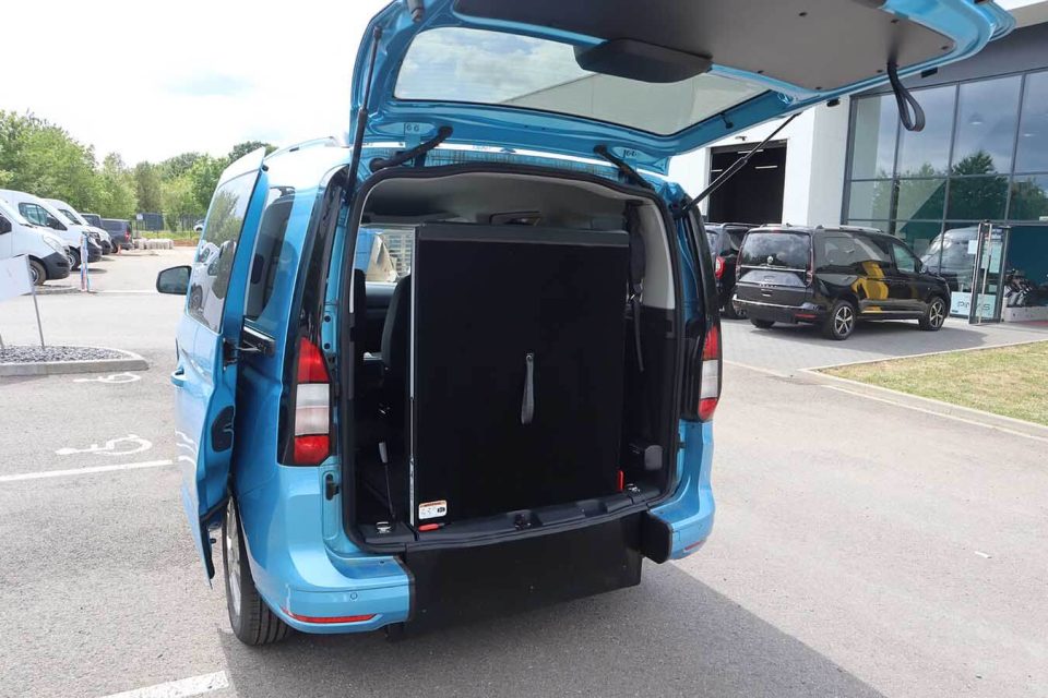 Ford Tourneo Connect TPMR rampe levée