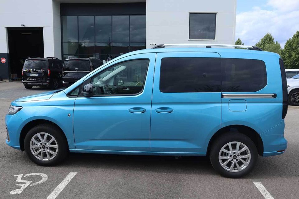 Ford Tourneo Connect TPMR côté
