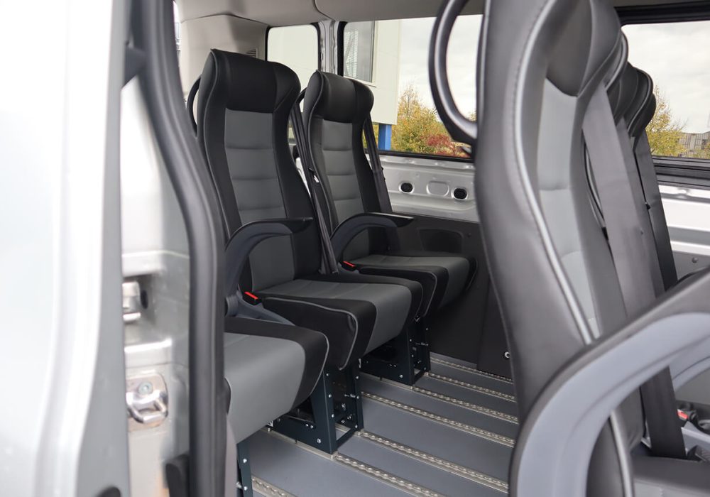 Sièges intérieur d'un Ford eTransit TPMR - Minibus handicap - minibus électrique