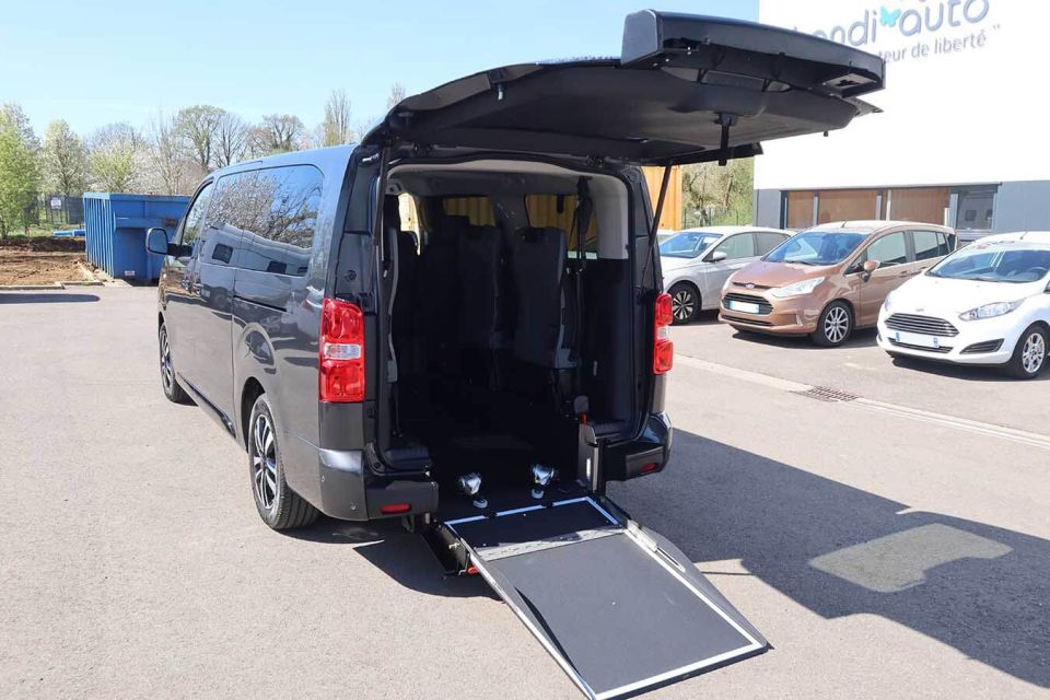 Peugeot Traveller Long TPMR