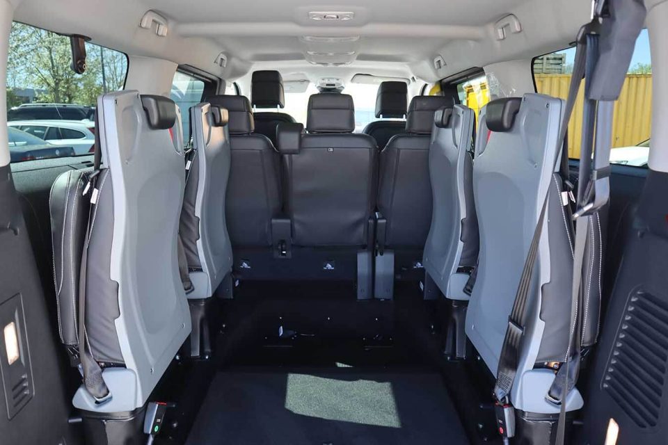 Peugeot Traveller Long TPMR