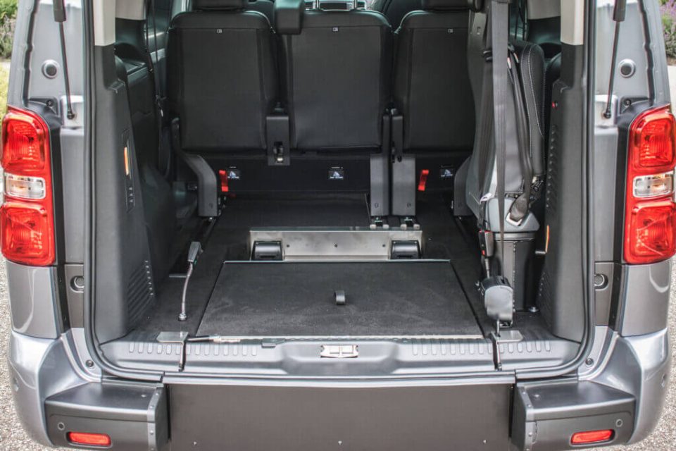 Peugeot e-Expert Combi XL TPMR coffre