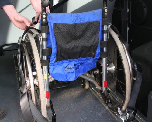 Système d'ancrage TPMR 4 points pour fauteuils roulants 150 - 200kg 1