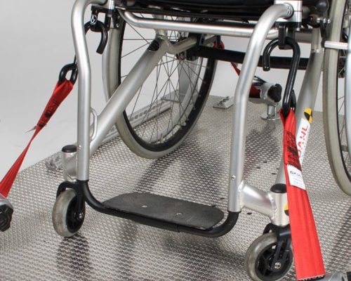 Système d'ancrage TPMR 4 points pour fauteuils roulants 85kg 1